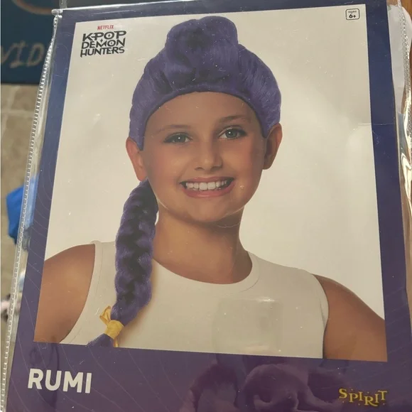 KPop Demon Hunters Rumi Halloween Costume - jacket, shirt, shorts and wig - Picture 3 of 3